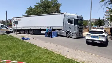Gaziantep'te feci kaza: TIR’ın çarptığı motosikletteki iki kişi öldü