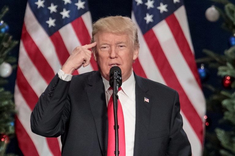 Trump'tan, eski FBI Direktörü Comey'e suçlama