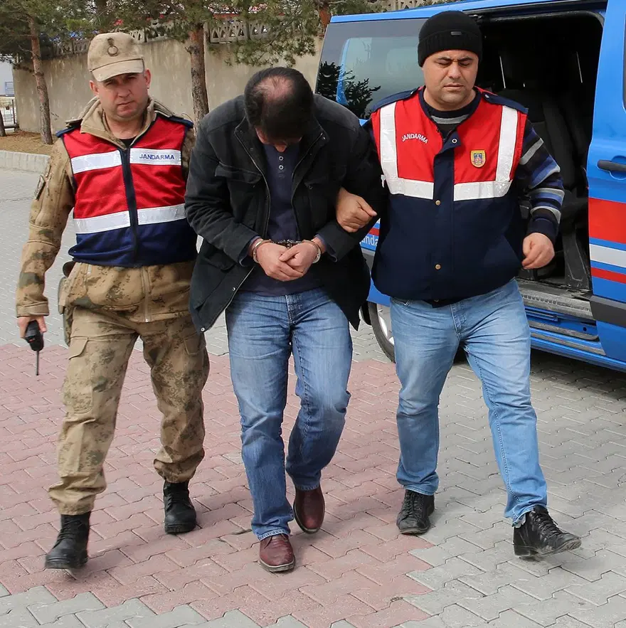 Erzincan'da bir otobüste 165 kaçak göçmen 12
