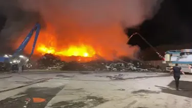 Kocaeli'de atık depolama sahasında yangın