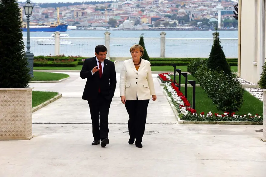 Merkel'den Davutoğlu'na Atatürk sorusu 9 Merkel'den Davutoğlu'na Atatürk sorusu 9