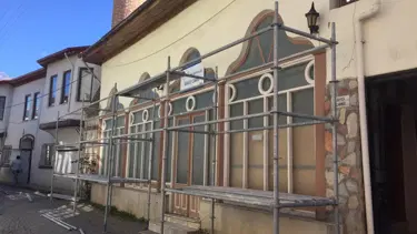 Tarihi Edremit evleri gün yüzüne çıkıyor projesi restorasyonu başladı
