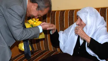 Üskül’den Berfo Ana’ya ziyaret
