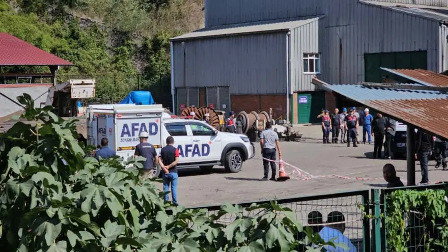 Zonguldak'ta maden ocağında göçük: Bir işçi yaşamını yitirdi 4 Zonguldak'ta maden ocağında göçük: Bir işçi yaşamını yitirdi 4