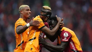 Lider Galatasaray, Sivasspor'u farklı geçti: Son 4 maçta 2 galibiyet 1 beraberlik yetiyor! Lider Galatasaray, Sivasspor'u farklı geçti: Son 4 maçta 2 galibiyet 1 beraberlik yetiyor!