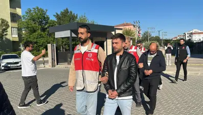 Emekli öğretmeni 25 milyon TL dolandırdılar