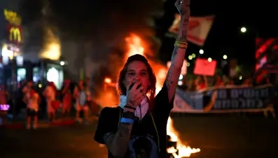 İsrail'de binlerce kişi yine sokakta: Gazze savaşı bitsin
