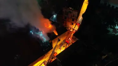 Beyoğlu'nda tarihi kilisenin lojmanında yangın: 2 kişi hayatını kaybetti