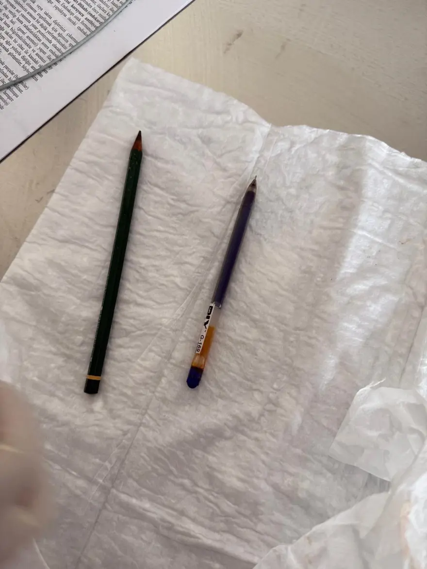 22 yaşındaki kadının midesinden 2 kalem çıkarıldı 3