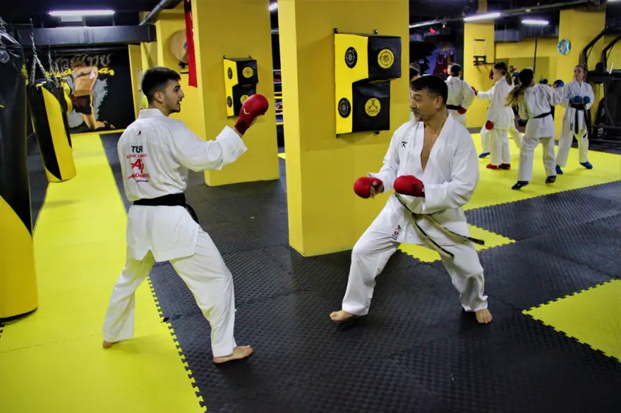 Kundakta başladığı sporda tarih yazdı 4