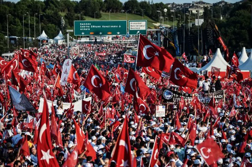 Yabancı ajansların gözüyle İstanbul'da 15 Temmuz 19 Yabancı ajansların gözüyle İstanbul'da 15 Temmuz 19