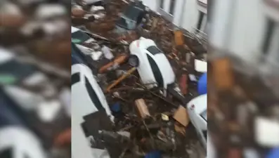 Kastamonu’da çay taştı: Onlarca araç bu hale geldi