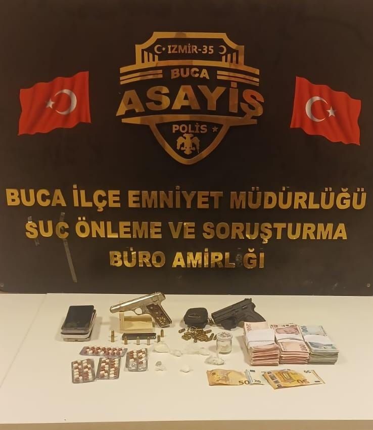 İzmir'de ruhsatsız silah ve uyuşturucu operasyonu: 6 gözaltı