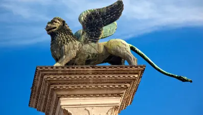 Dünyaca ünlü heykel "Çin malı" çıktı