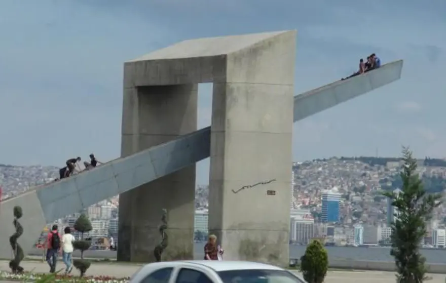 Gençlerin tehlikeli oyunu 8