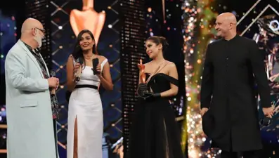 Ünlü model Zara Abid Pakistan'da düşen uçakta hayatını kaybetti