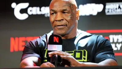 Mike Tyson'dan Avusturya maçı öncesi A Milli Takım'a sürpriz hediye