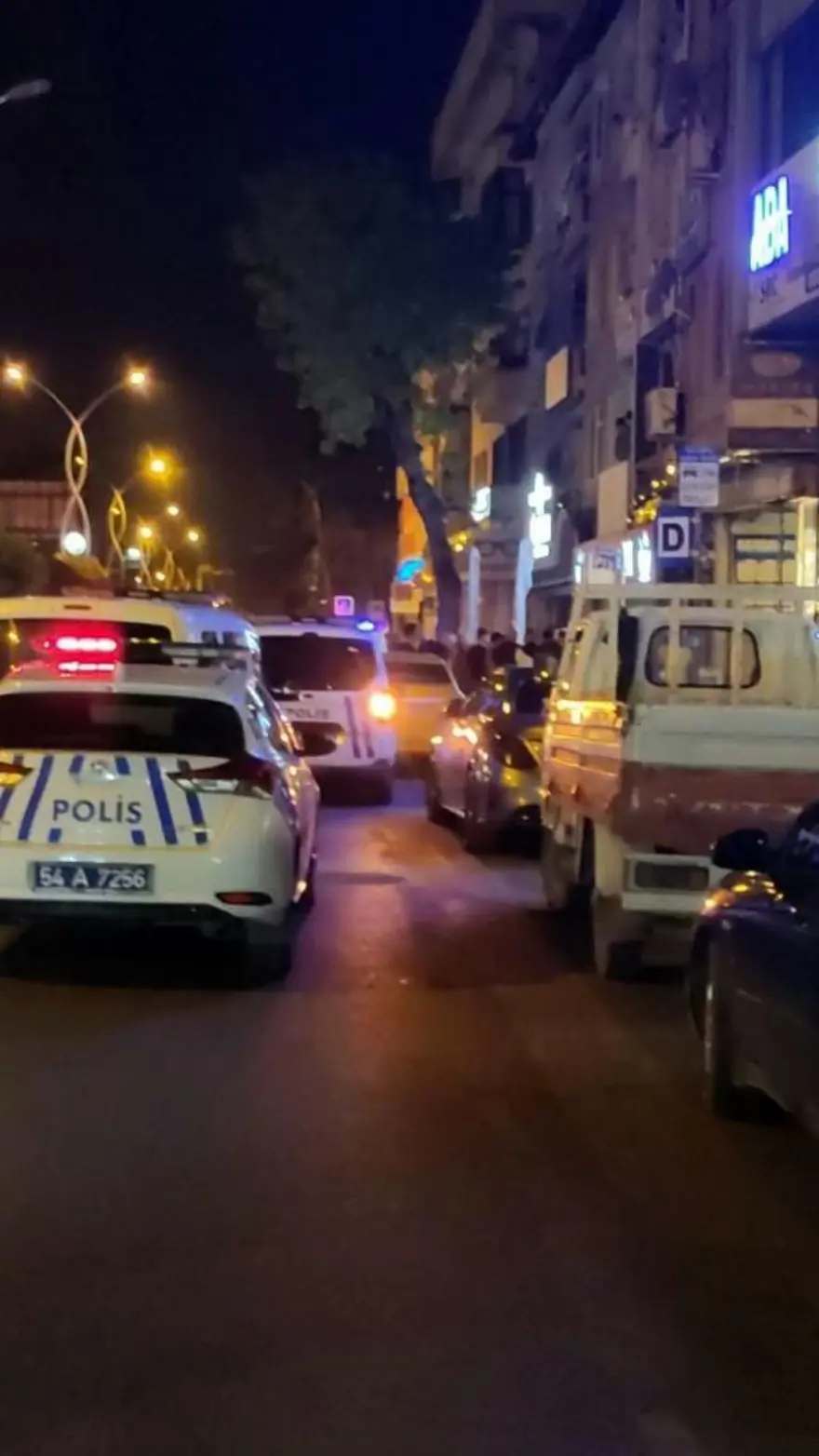Restoran önünde silahlı kavga 1 Restoran önünde silahlı kavga 1
