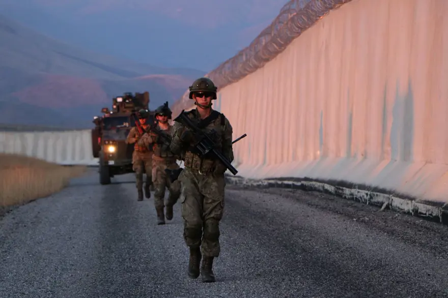 Van-İran sınırına 25 katmanlı güvenlik duvarı!  Yüzde 70'i tamamlandı 2