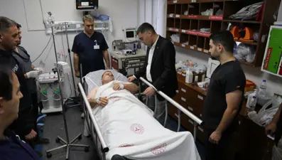 Karakol önünde polise bıçaklı saldırı