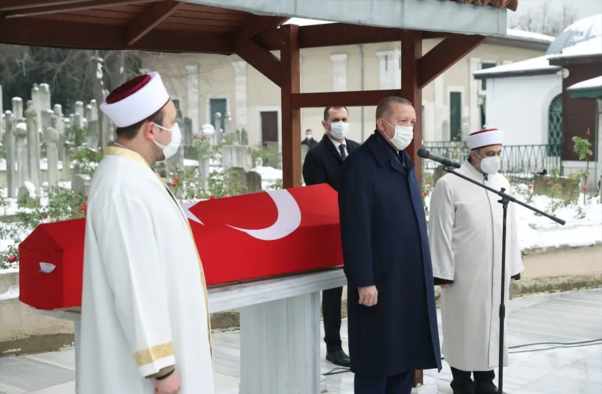 Sosyolog Prof. Dr. Nur Vergin, son yolculuğuna uğurlandı 4