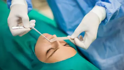 Estetik ameliyatlara salgın ertelemesi