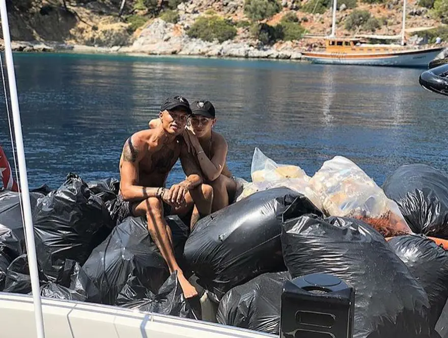 Lewis Hamilton, Jeremy Meeks ve Chloe Green'den Ege'de çevre temizliği 3