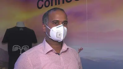 Hollanda'da geliştirilen maske kullanıcısını uyarıyor