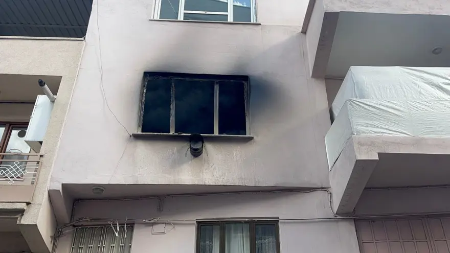 Prizde unutulan elektrikli battaniye evi yaktı: 1 yaralı 5