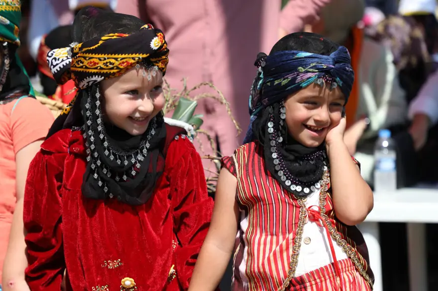 Rize'de tahta arabalar "Laz Ralli"de yarıştı 4 Rize'de tahta arabalar "Laz Ralli"de yarıştı 4