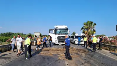 Antalya'da tur otobüsü zincirleme kazaya karıştı