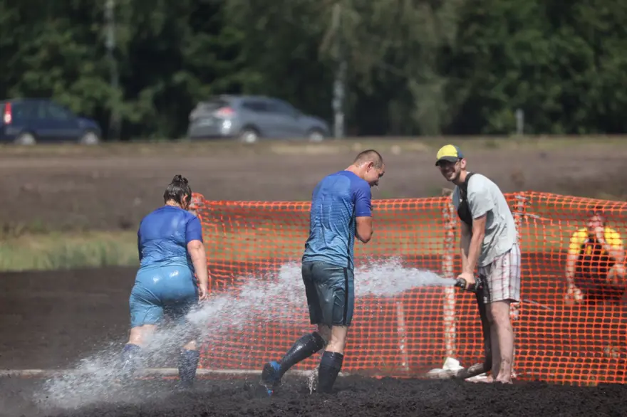 Beyaz Rusya'da bataklık futbol turnuvası 10
