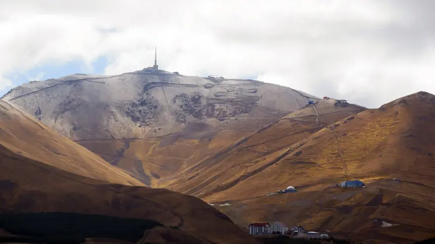 Türkiye’nin en soğuk yeri oldu: Sıcaklık eksi 4,7 dereceye kadar düştü 1 Türkiye’nin en soğuk yeri oldu: Sıcaklık eksi 4,7 dereceye kadar düştü 1