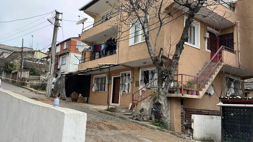 Kocaeli’de doğalgaz patlaması: Patlamanın şiddeti gün ağarınca ortaya çıktı 5 Kocaeli’de doğalgaz patlaması: Patlamanın şiddeti gün ağarınca ortaya çıktı 5