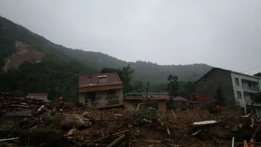Çin'de toprak kayması: 9 kayıp