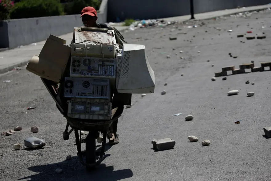 Haiti'de hükümet karşıtı protestolar şiddet olaylarına sahne oluyor 20
