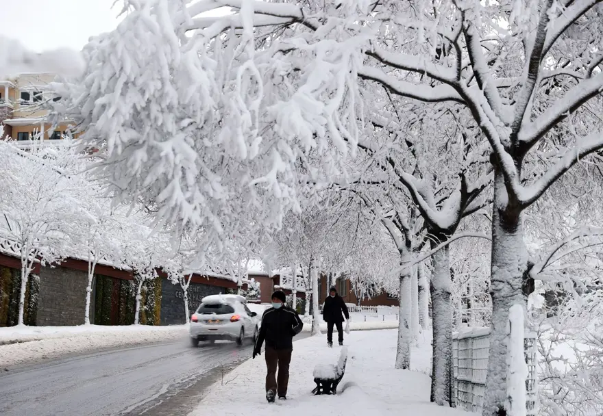 İstanbul'da kar yağışı devam ediyor (AKOM ilçe ilçe kar kalınlıklarını paylaştı) 18