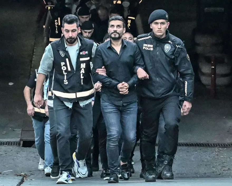 Dilan Polat Engin Polat soruşturması | Milyonlarca liralık havaleye "harçlık" savunması 7 Dilan Polat Engin Polat soruşturması | Milyonlarca liralık havaleye "harçlık" savunması 7