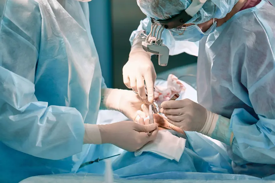 BURUN ESTETİĞİ SONRASINDA TAMPON KULLANIMI AĞRIYA VEYA ACIYA NEDEN OLUR MU? 8