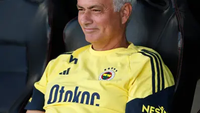 Fenerbahçe'de yeni kaptan belli oldu: Feyenoord maçında bandı taktı!