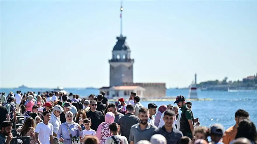 İstanbul'da aşırı sıcak alarmı! 45 derece geliyor, klimalara 24 derece uyarısı 1