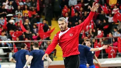 Milli sporcuya asker selamı cezası (Yunus Özmusul yaşadıklarını NTV’ye anlattı)