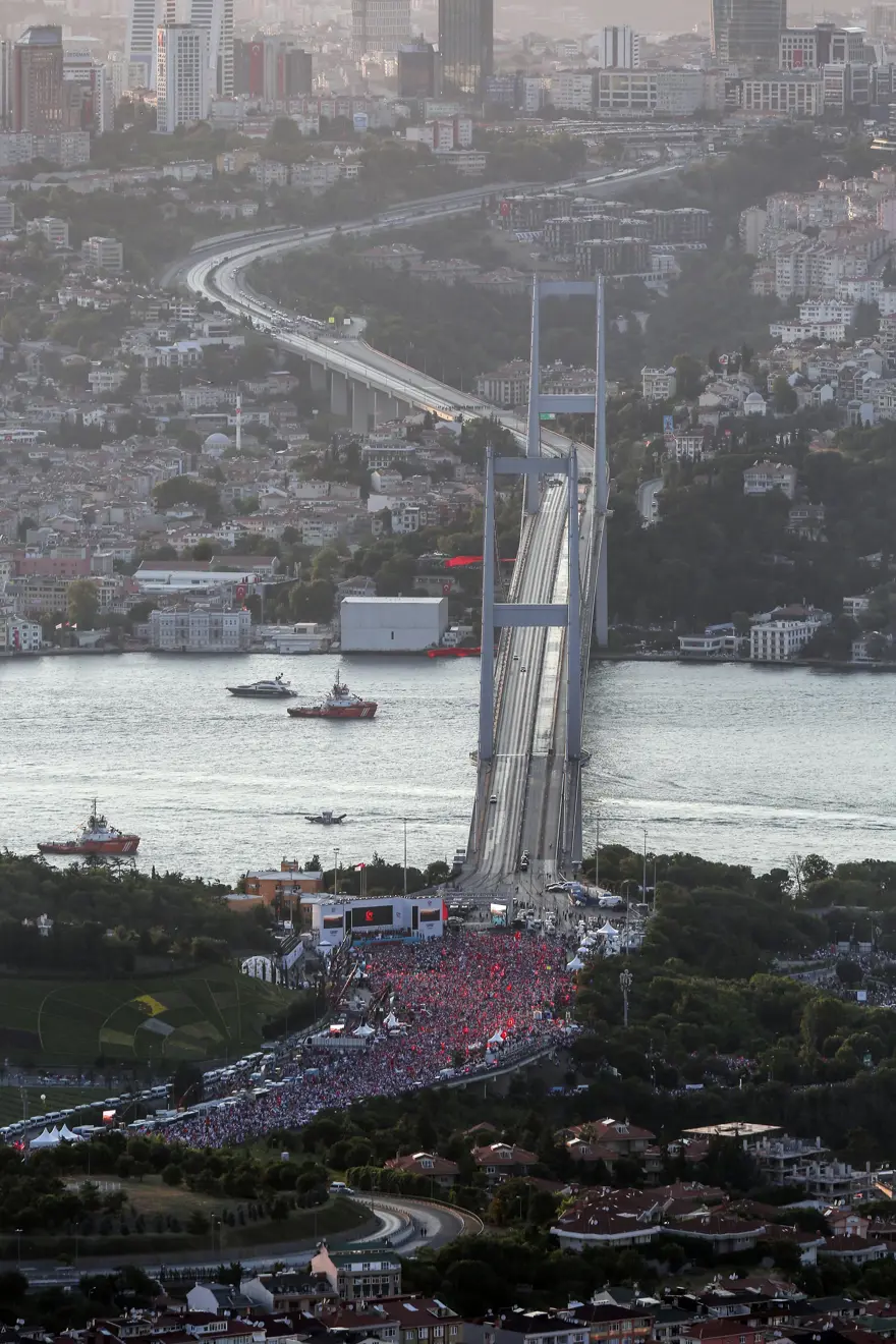 Köprüde Milli Birlik Yürüyüşü 2 Köprüde Milli Birlik Yürüyüşü 2