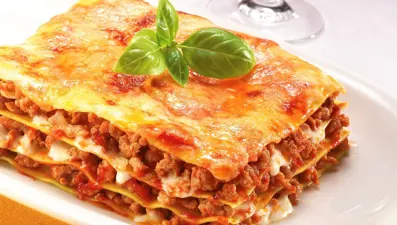 İtalyan lezzeti lazanya nasıl yapılır? (Lazanya tarifi)