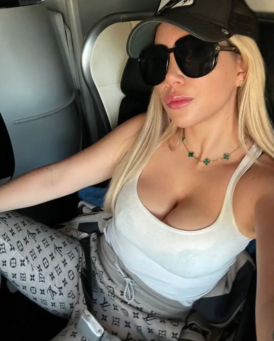 Galatasaray futbolcusu Icardi'nin eşi ve menajeri Wanda Nara kimdir? 