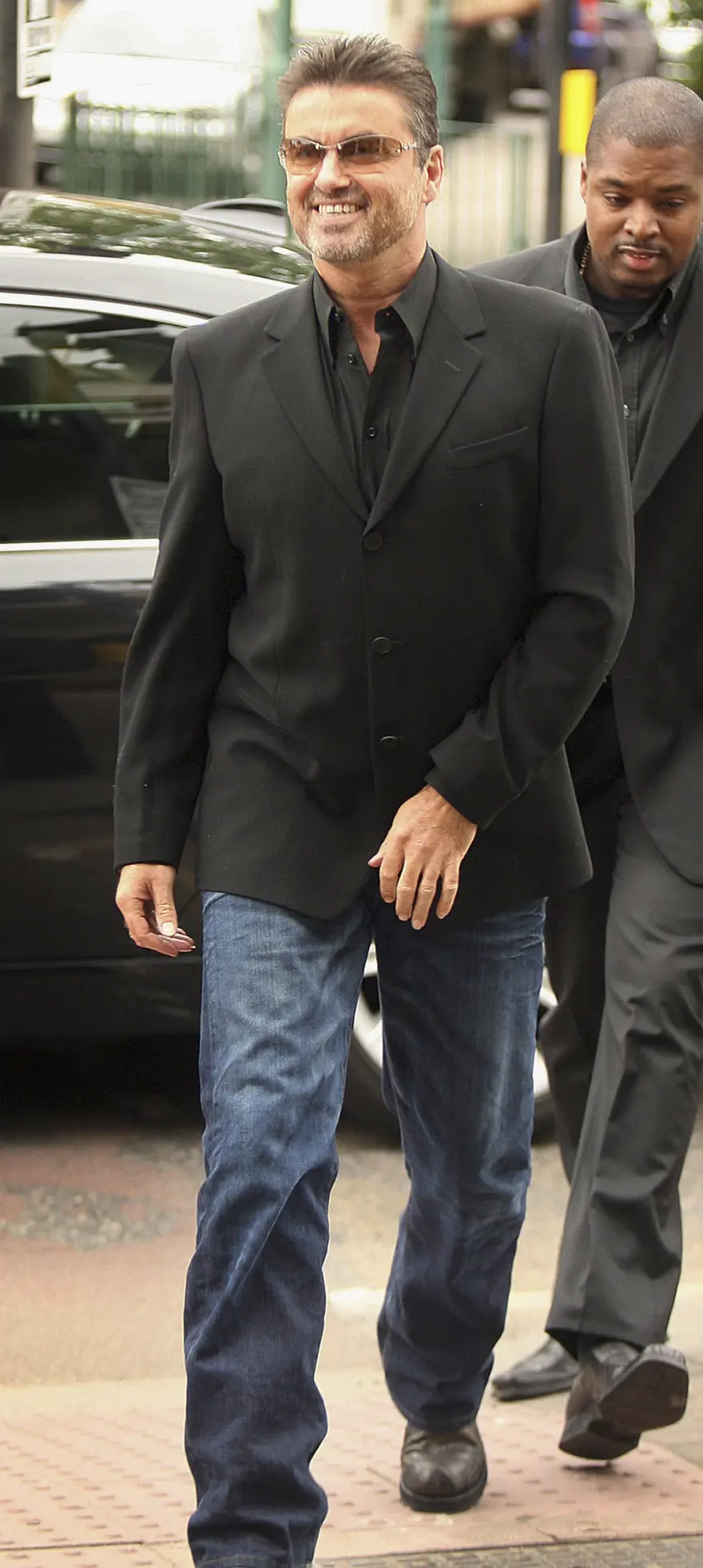 George Michael ölümünden üç ay sonra toprağa verildi 2