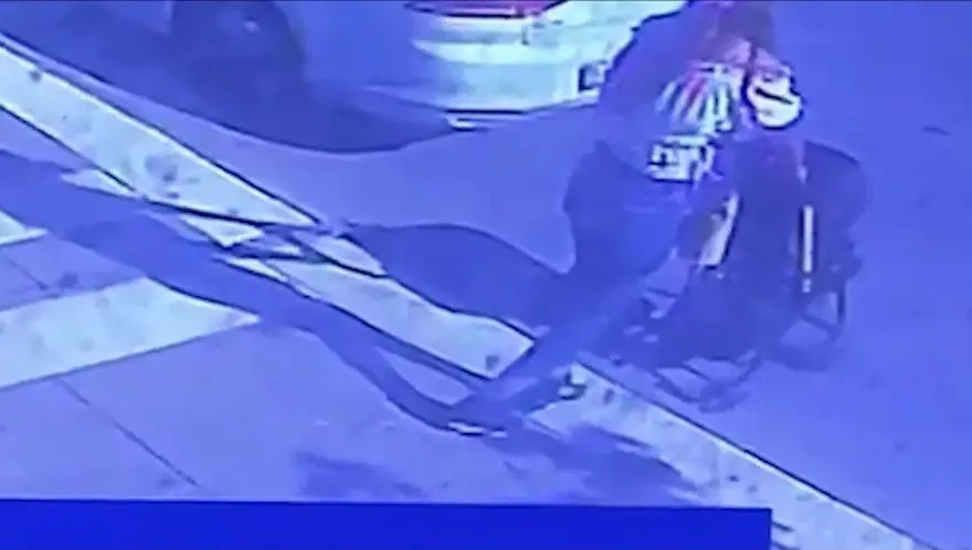 Evden çaldıkları para kasasını, bebek arabasına yükleyerek kaçtılar 2 Evden çaldıkları para kasasını, bebek arabasına yükleyerek kaçtılar 2