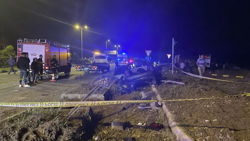 Zonguldak'ta yolcu otobüsü ile otomobil çarpıştı: 2 ölü, 2 yaralı 2