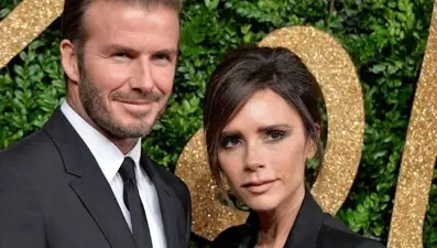 50 yaşındaki Victoria Beckham cam gibi cildinin sırrını açıkladı: Bu iki besini ağzına bile sürmüyor