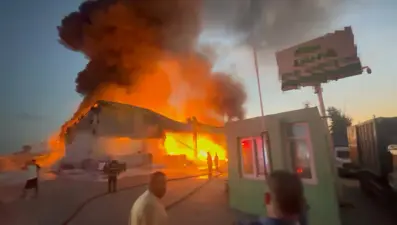 Geri dönüşüm tesisinde yangın: Milyonlarca liralık zarar oluştu